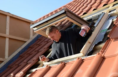 Pose de fenêtres de toit Velux à Visseiche